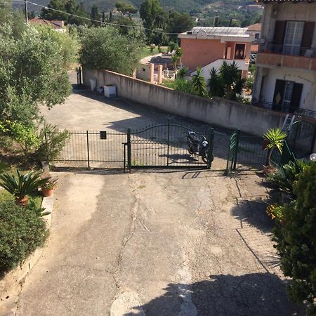 Casa Vacanze La Tuia Castellabate Luaran gambar